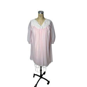 Vintage pink peignoir with sheer chiffon fly away robe by Pinehurst Size S